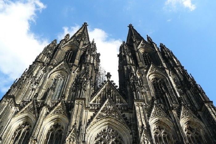 Kirchenrechtler Schüller wirft Kardinal Meisner Abtrünnigkeit und Illoyalität gegenüber dem Papst vor